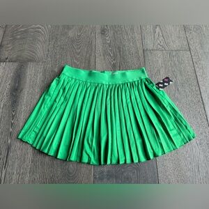 Sommer Ray Athleisure Pleated Skirt in Green Size Medium